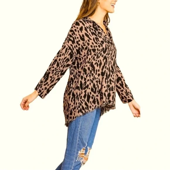 Umgee Animal Print Long Sleeve V-Neck Tunic Oversized Top - Picture 5 of 9